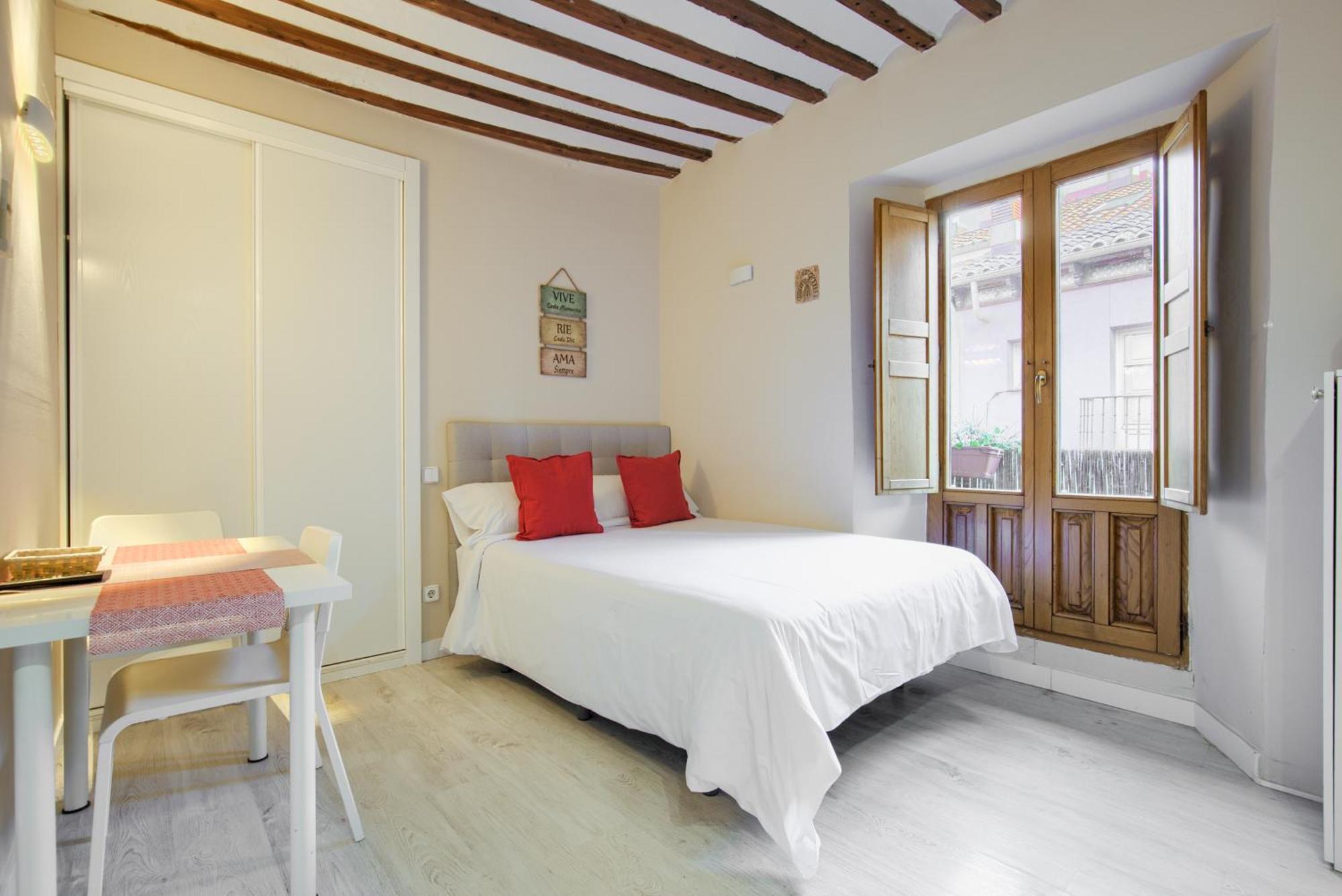 Apartamentos Ryc Алькала-де-Енарес Екстер'єр фото