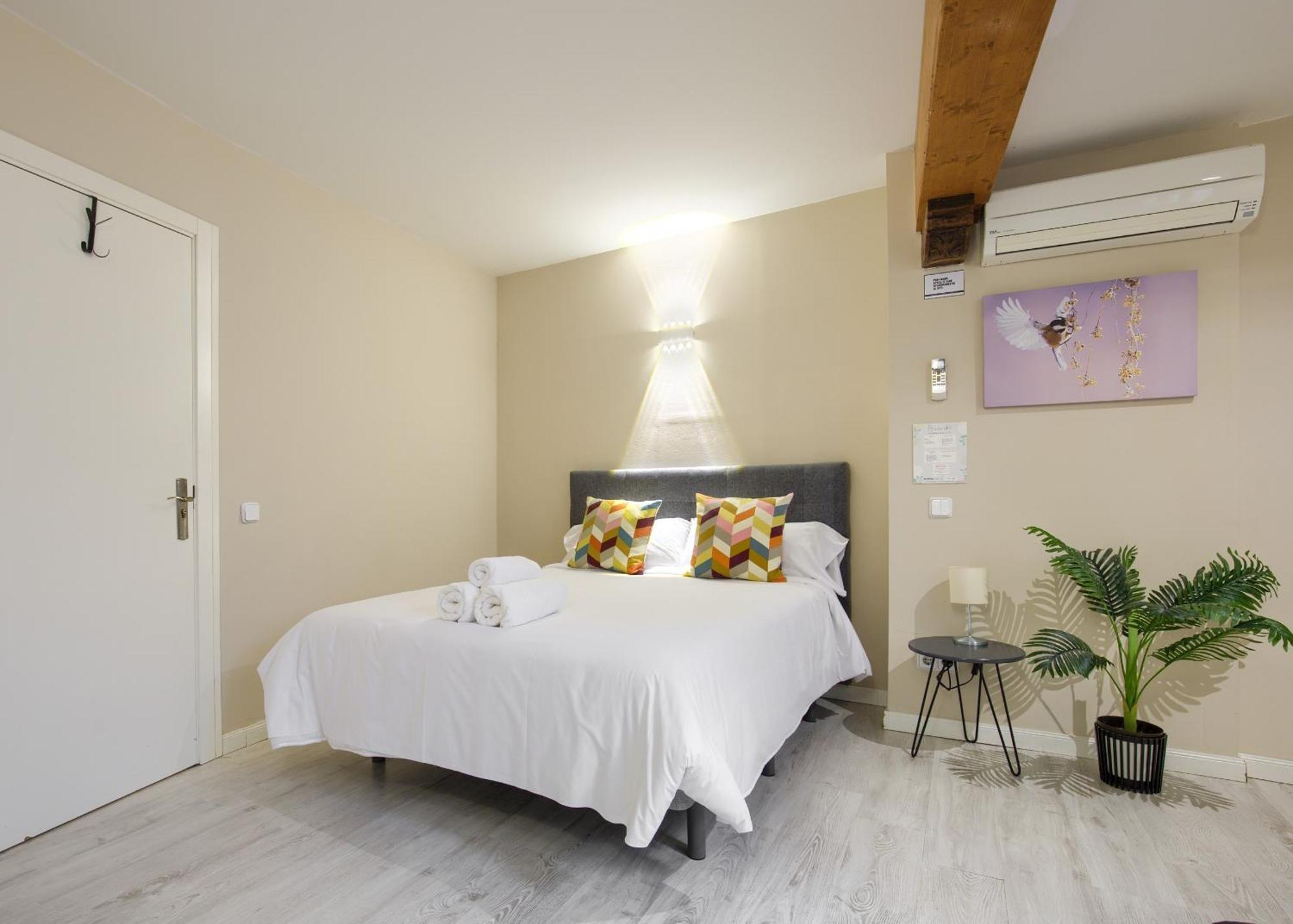 Apartamentos Ryc Алькала-де-Енарес Екстер'єр фото