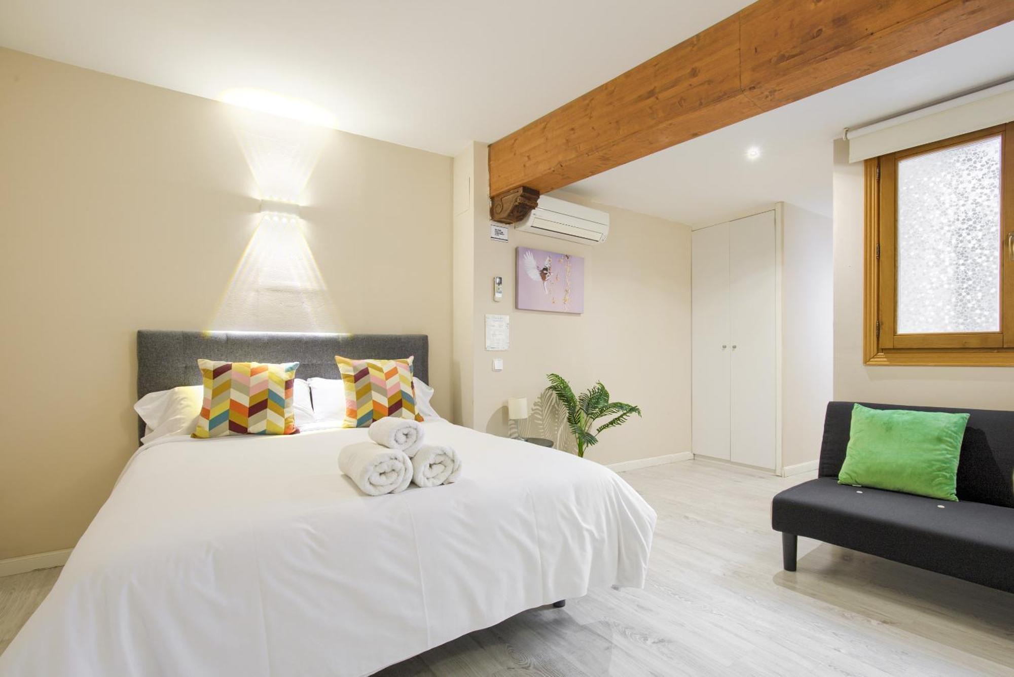 Apartamentos Ryc Алькала-де-Енарес Екстер'єр фото